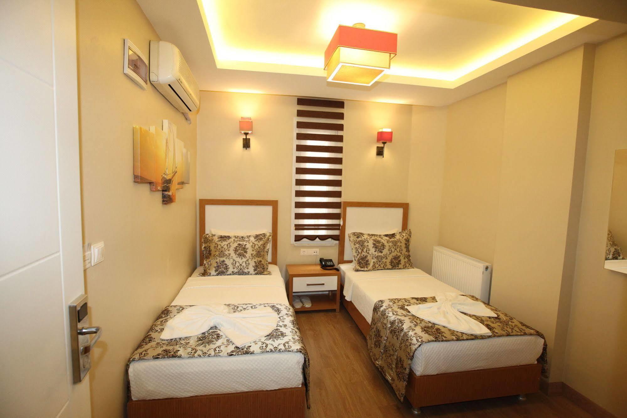 Emir Butik Otel Бююкчекмедже Екстериор снимка