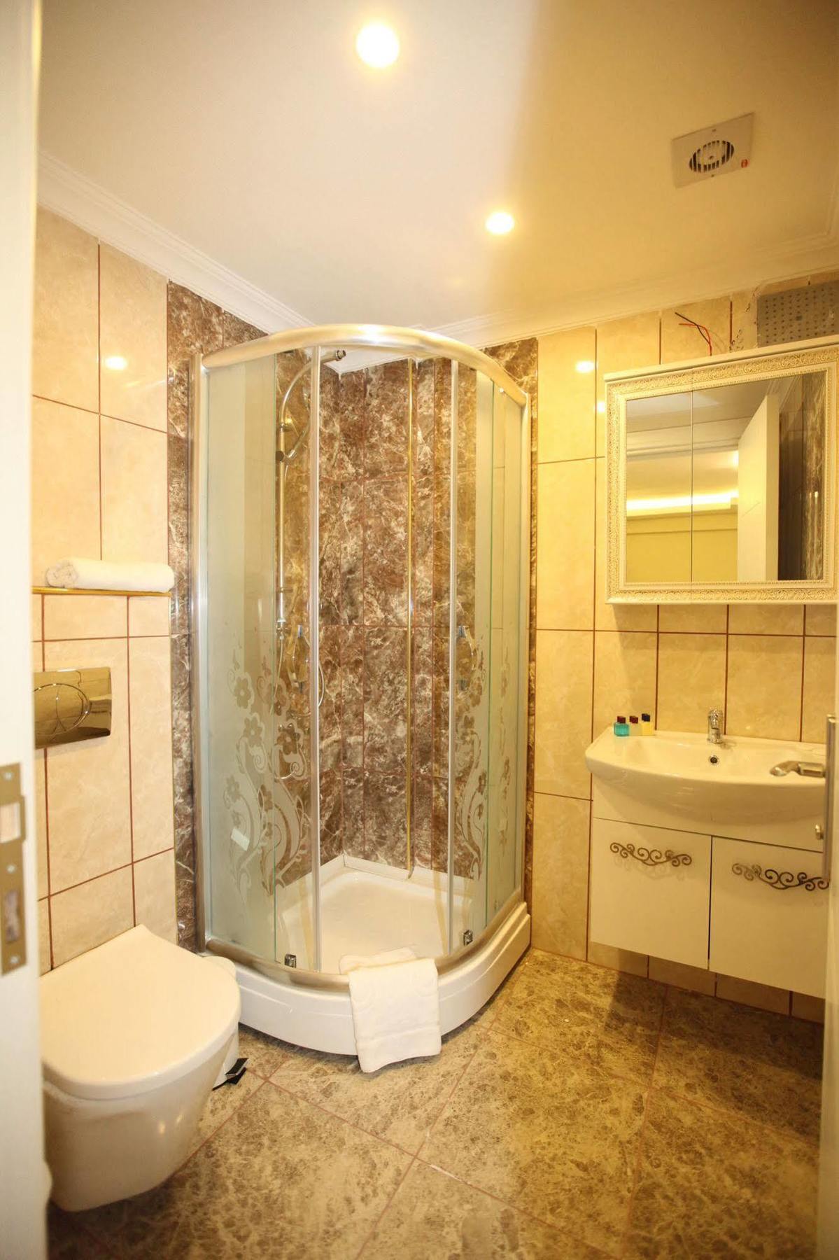Emir Butik Otel Бююкчекмедже Екстериор снимка